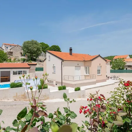 Holiday home Gorgeous In Lokvicici With Wifi
