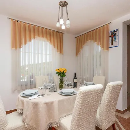 Holiday home Gorgeous In Lokvicici With Wifi